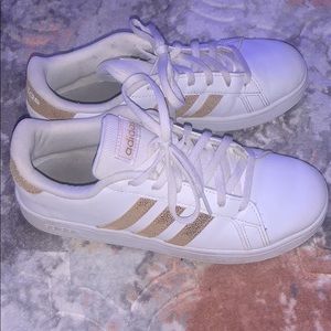 Girls size 4 in youth